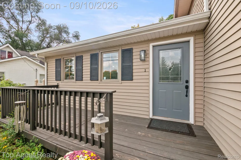 40695 Moravian Drive Clinton Charter Township, MI 48036