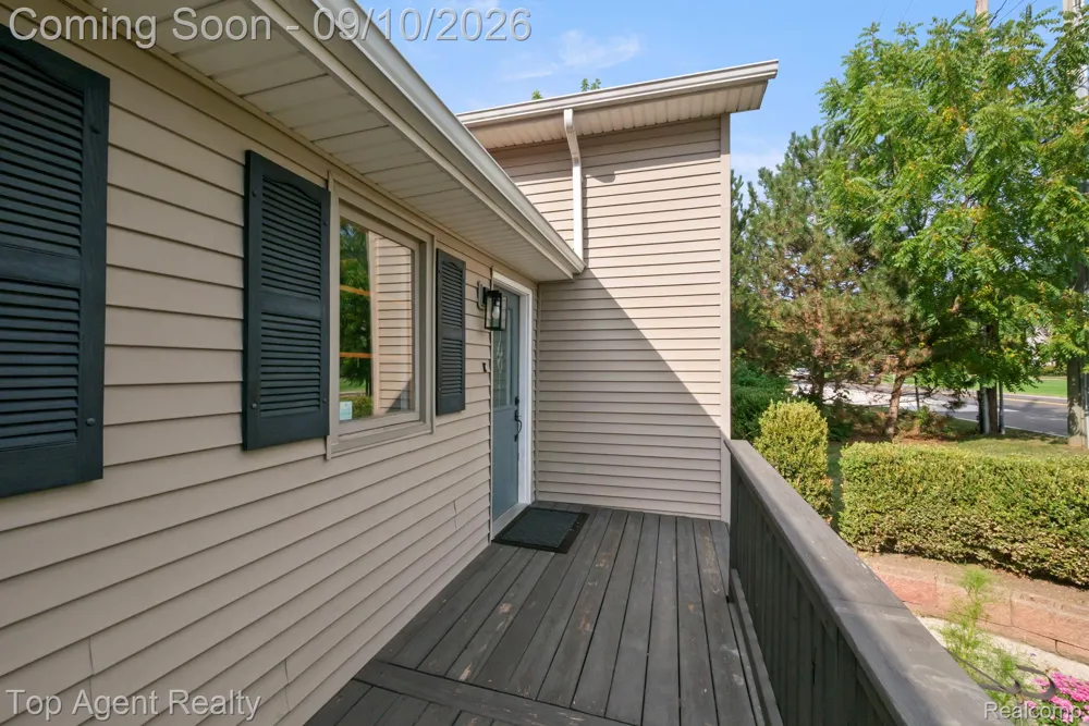 40695 Moravian Drive Clinton Charter Township, MI 48036