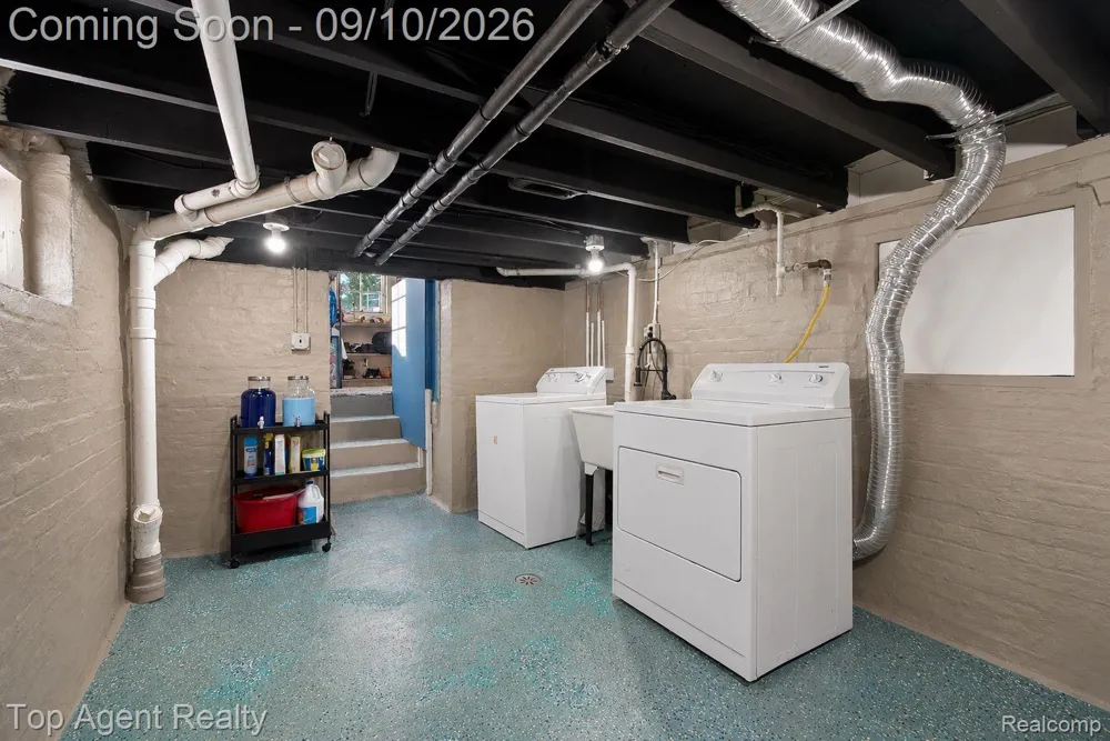 40695 Moravian Drive Clinton Charter Township, MI 48036