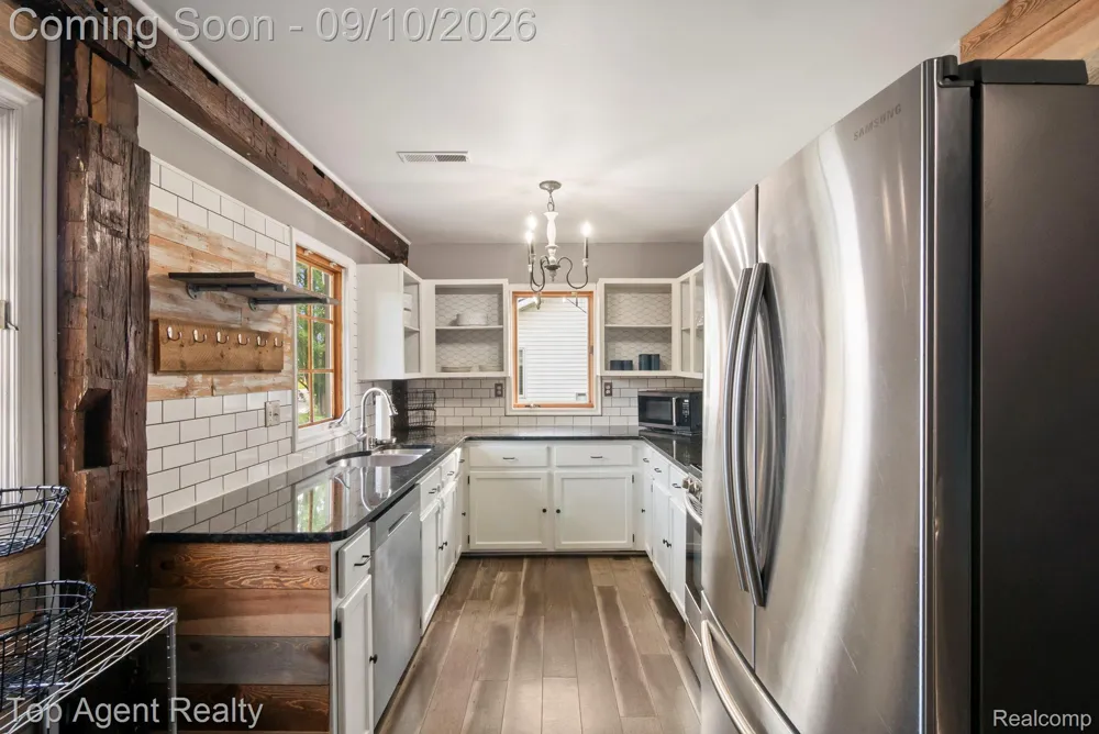 40695 Moravian Drive Clinton Charter Township, MI 48036
