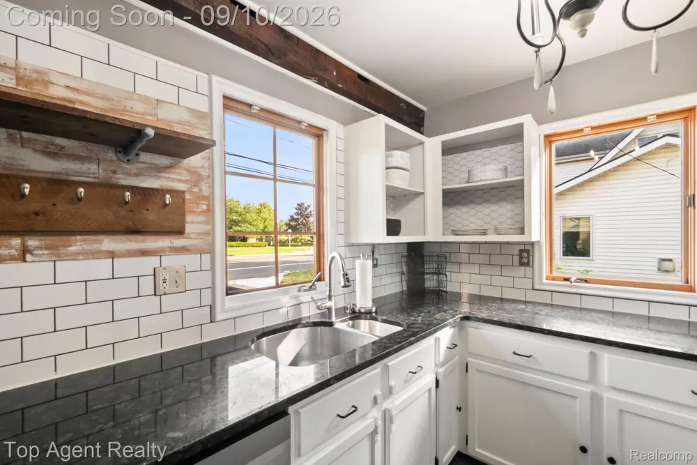 40695 Moravian Drive Clinton Charter Township, MI 48036