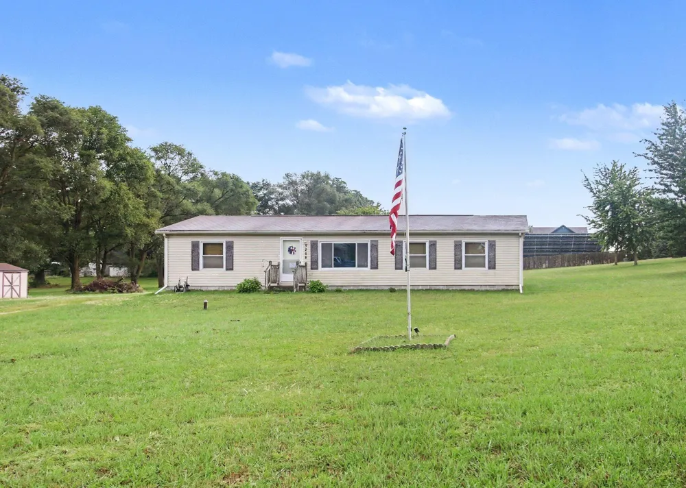 5264 Amy Drive Coloma Charter Township, MI 49038