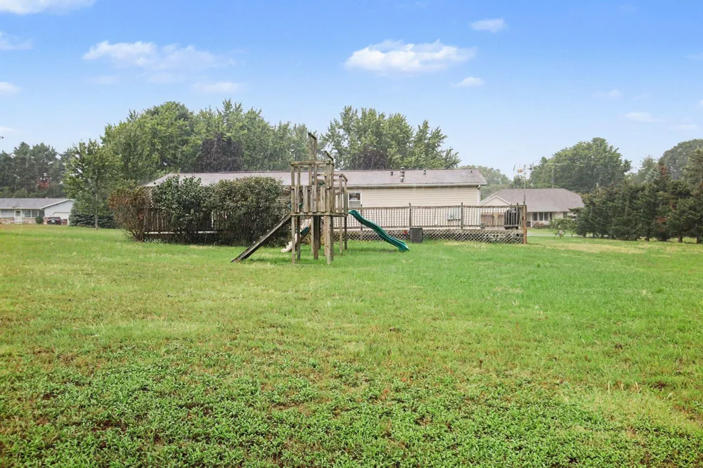 5264 Amy Drive Coloma Charter Township, MI 49038