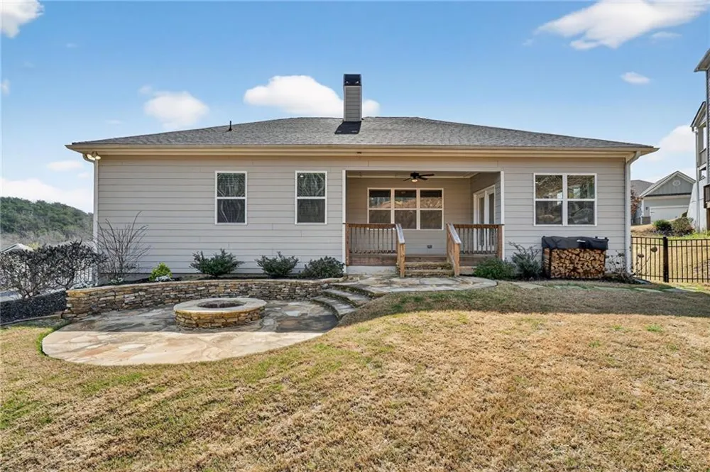 717 Broken Arrow Waleska, GA 30183