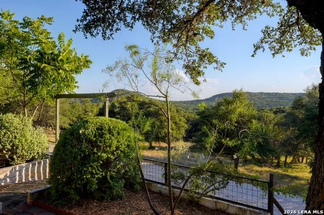 100 Big Creek Rd Blanco, TX 78606