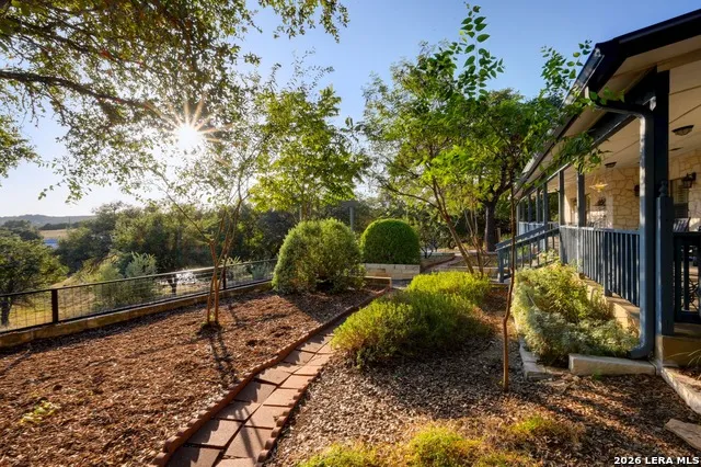 100 Big Creek Rd Blanco, TX 78606