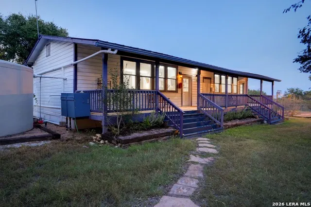100 Big Creek Rd Blanco, TX 78606