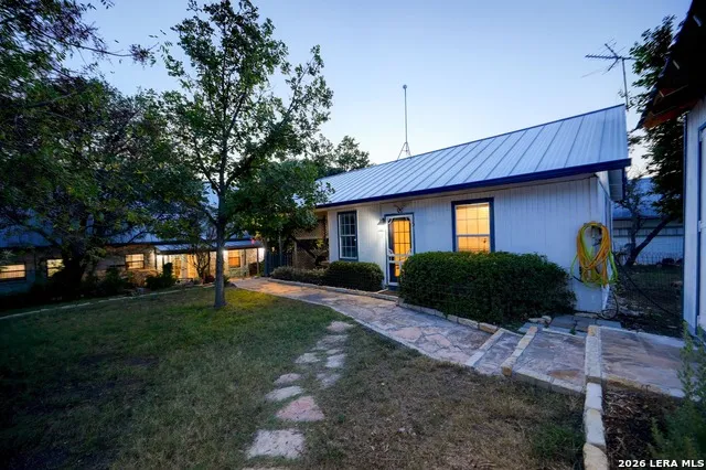 100 Big Creek Rd Blanco, TX 78606