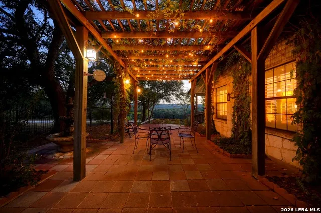 100 Big Creek Rd Blanco, TX 78606