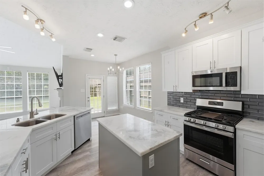 4431 Forest Creek Missouri City, TX 77459
