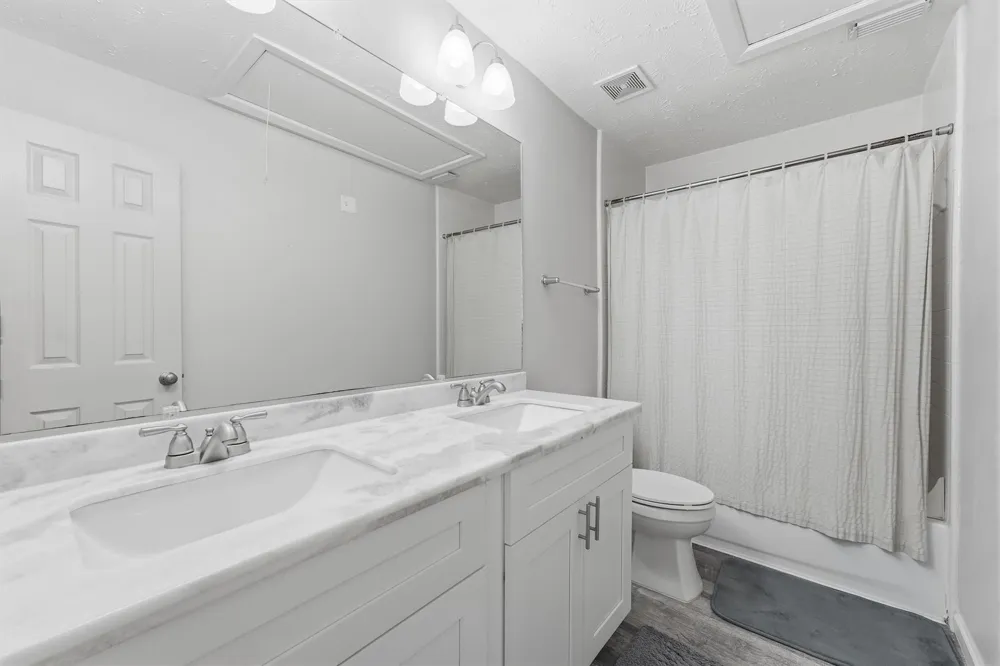 4431 Forest Creek Missouri City, TX 77459