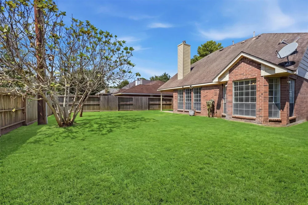 4431 Forest Creek Missouri City, TX 77459