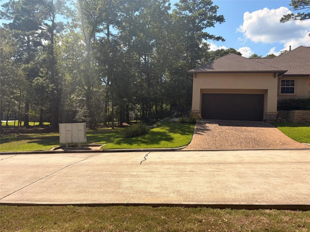 313 Pine Brook Drive Montgomery, TX 77356