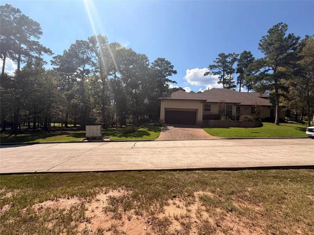 313 Pine Brook Drive Montgomery, TX 77356