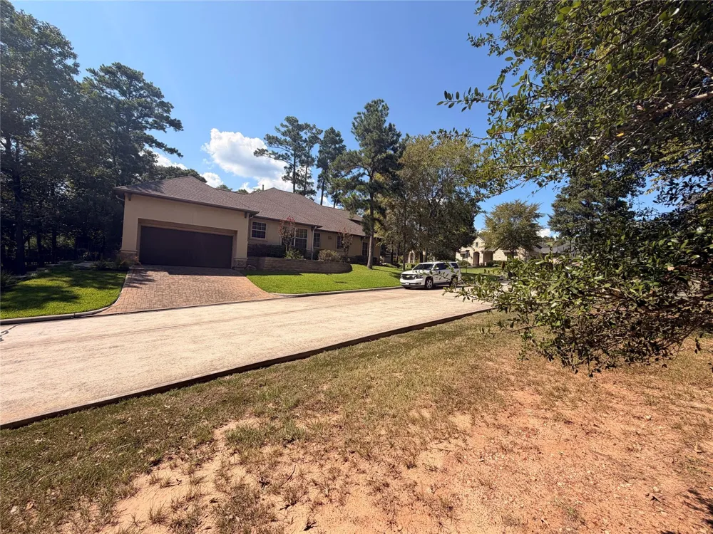 313 Pine Brook Drive Montgomery, TX 77356