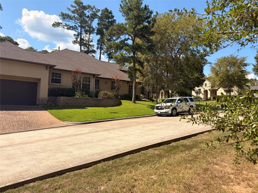 313 Pine Brook Drive Montgomery, TX 77356
