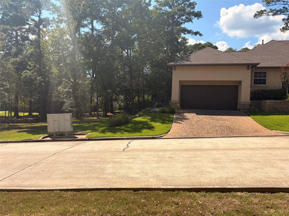 313 Pine Brook Drive Montgomery, TX 77356