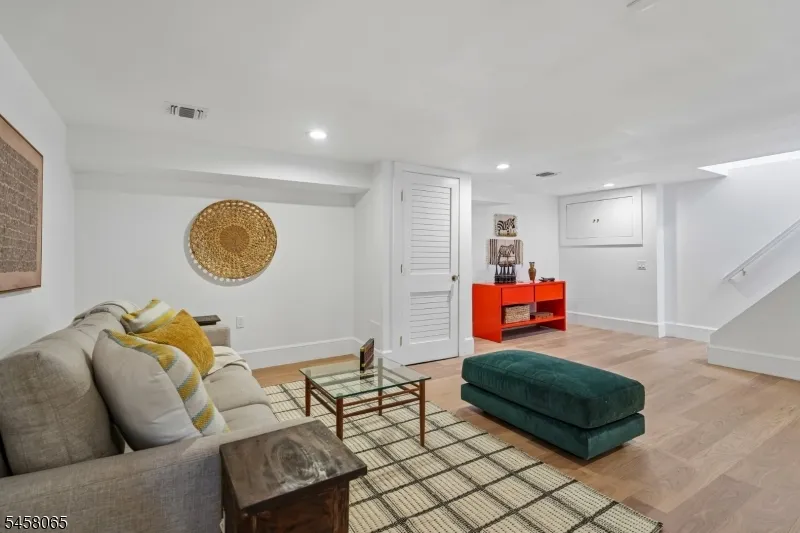 28 Oberlin St Maplewood, NJ 07040