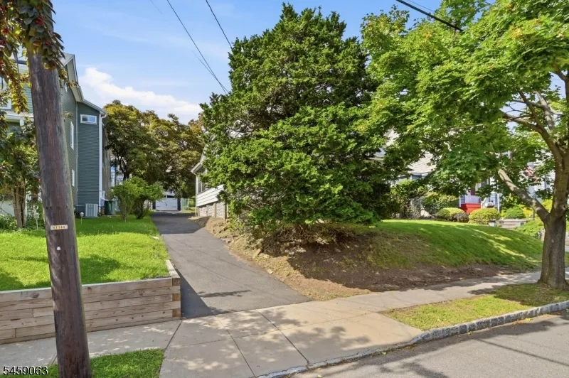 7 Harvard Ter West Orange, NJ 07052