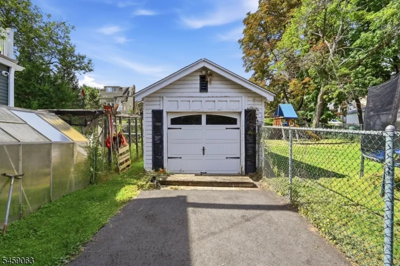 7 Harvard Ter West Orange, NJ 07052