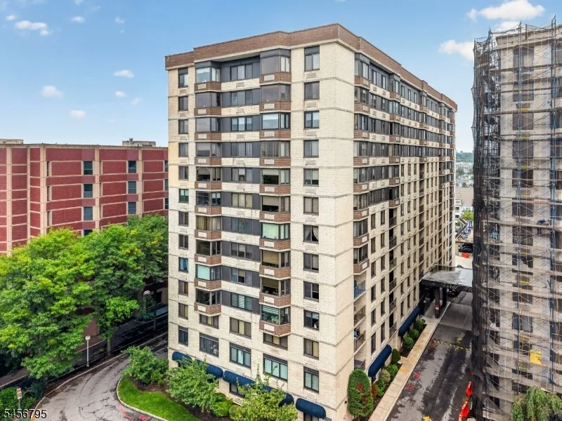 326 Prospect Ave #9J Unit 9J Hackensack City, NJ 07601