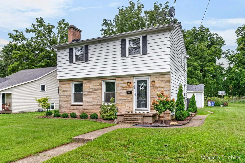 723 Maridell Avenue NW Grand Rapids, MI 49504