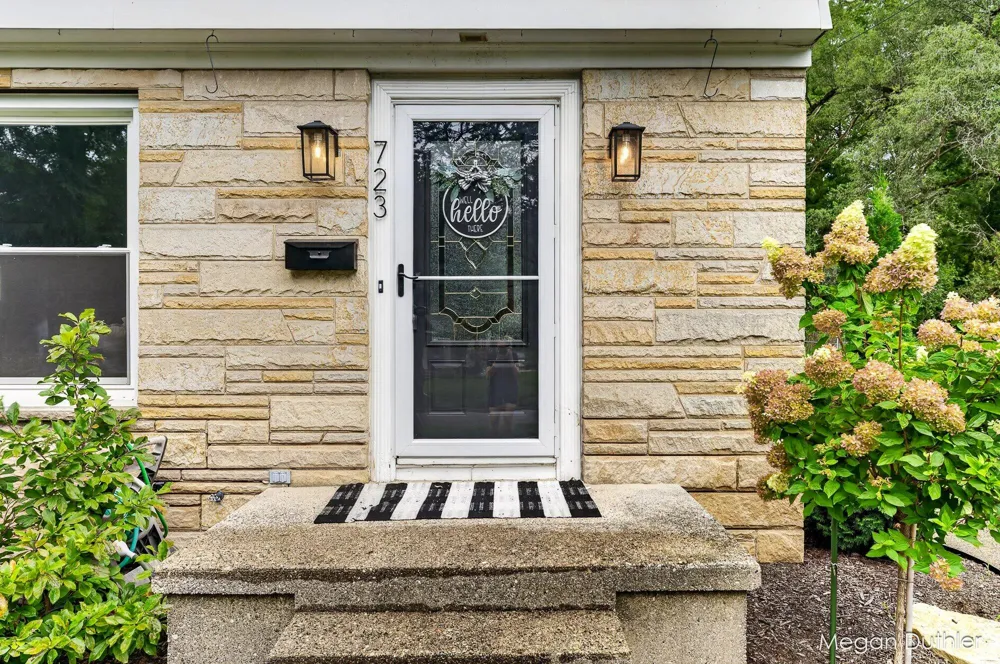 723 Maridell Avenue NW Grand Rapids, MI 49504