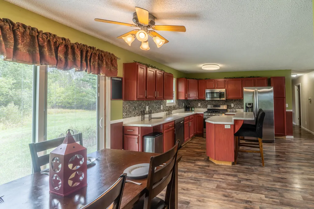 928 E Riley-Thompson Road Muskegon, MI 49445