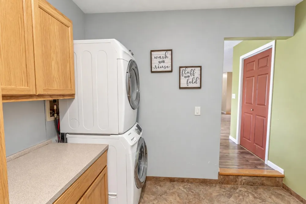928 E Riley-Thompson Road Muskegon, MI 49445