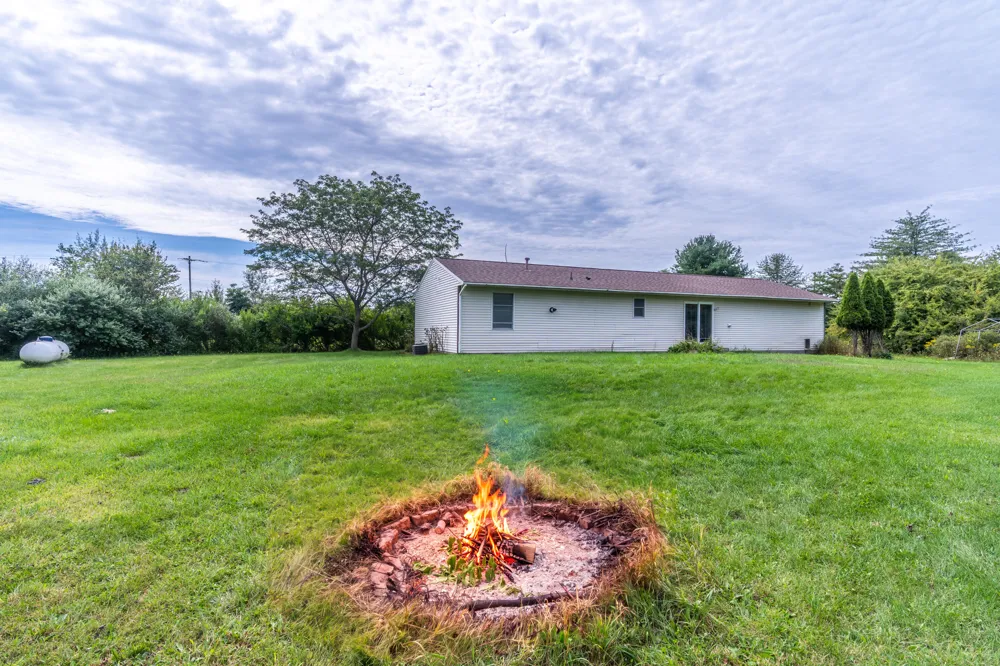 928 E Riley-Thompson Road Muskegon, MI 49445