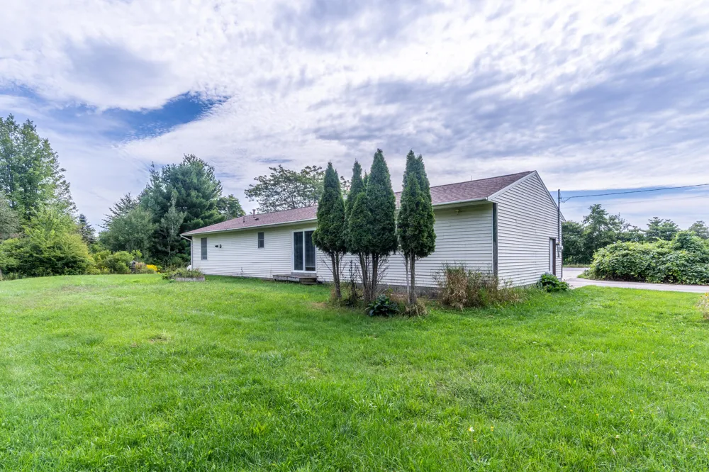 928 E Riley-Thompson Road Muskegon, MI 49445