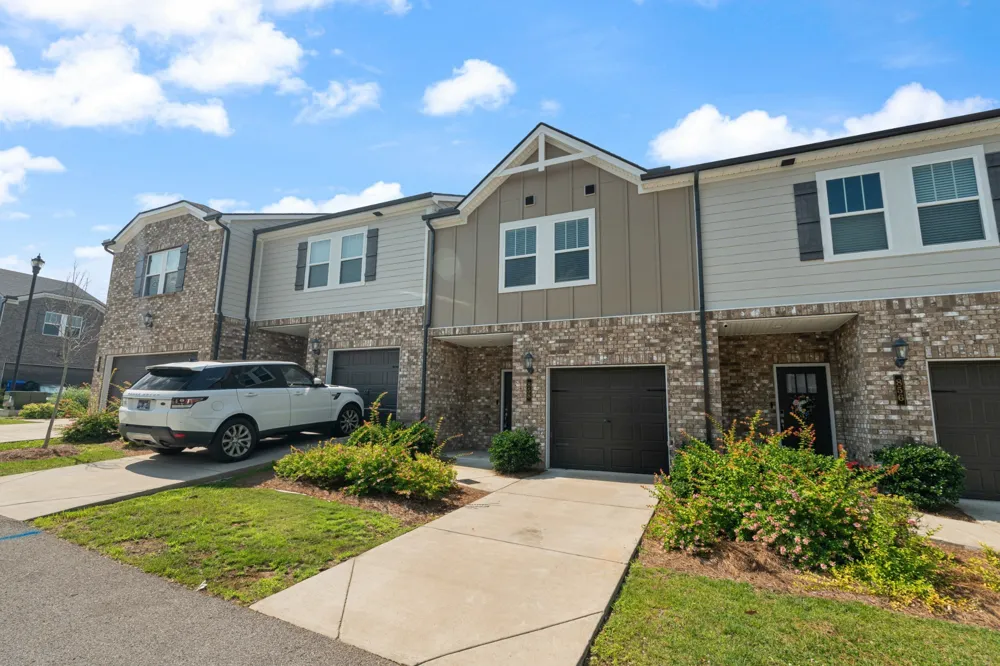 858 Longleaf Ln Columbia, TN 38401