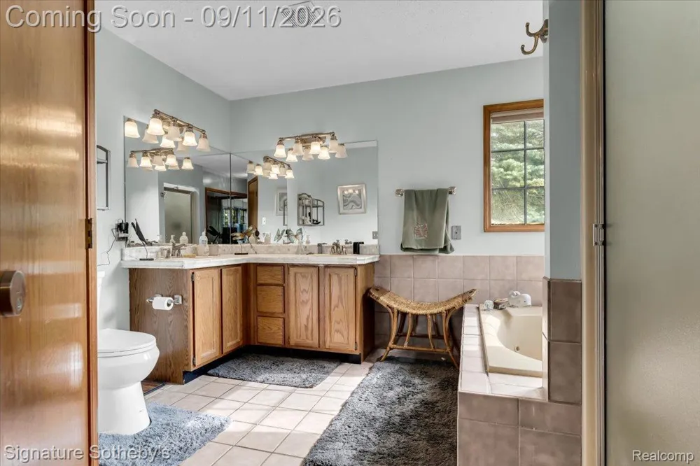 9925 Timothy Lane Green Oak Township, MI 48178
