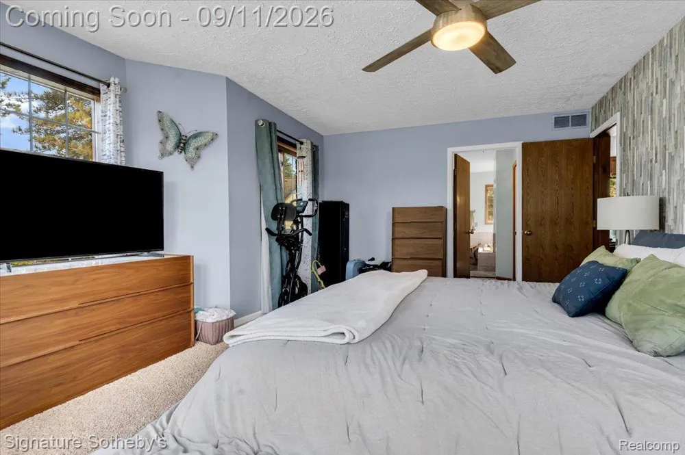 9925 Timothy Lane Green Oak Township, MI 48178