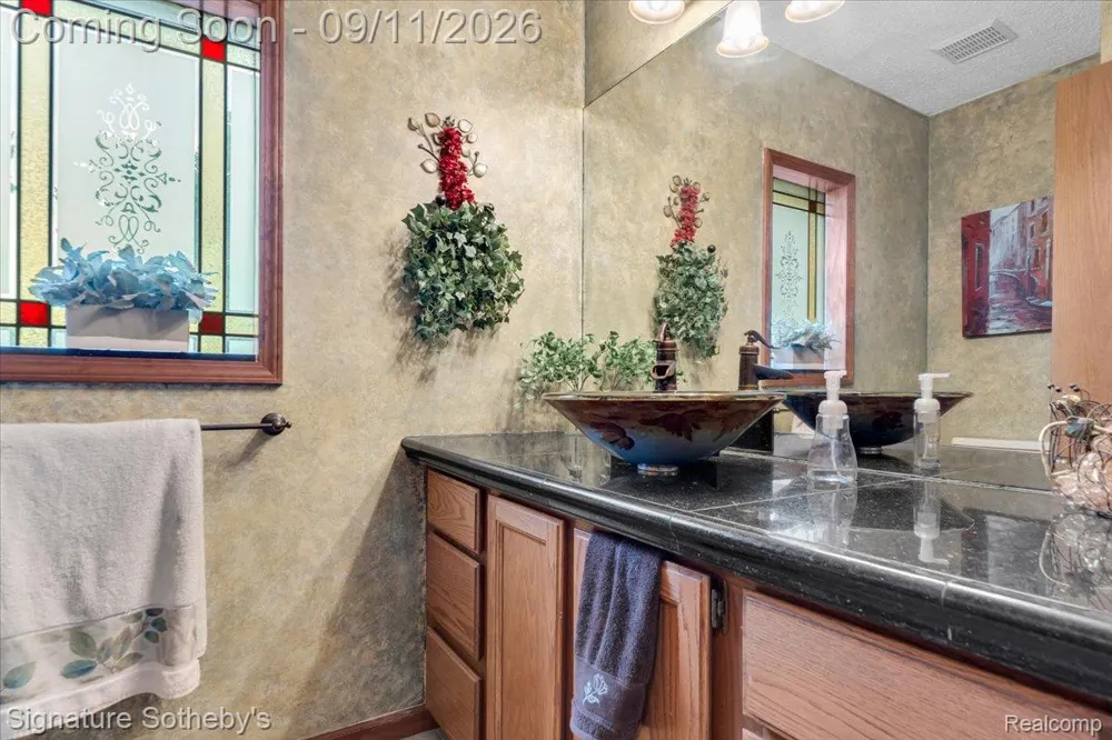 9925 Timothy Lane Green Oak Township, MI 48178