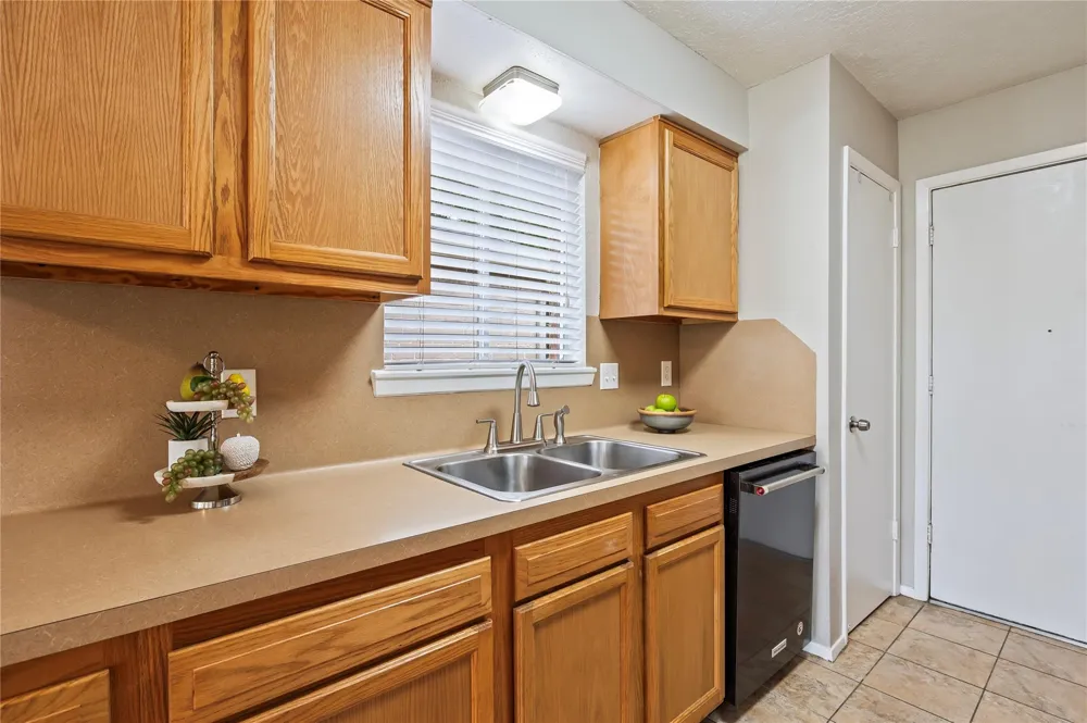 2915 Early Turn Drive Webster, TX 77598