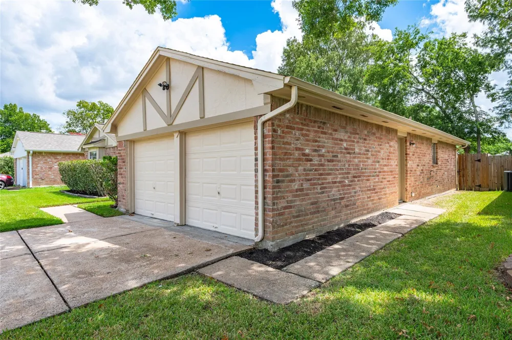 2915 Early Turn Drive Webster, TX 77598