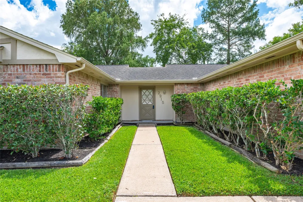 2915 Early Turn Drive Webster, TX 77598