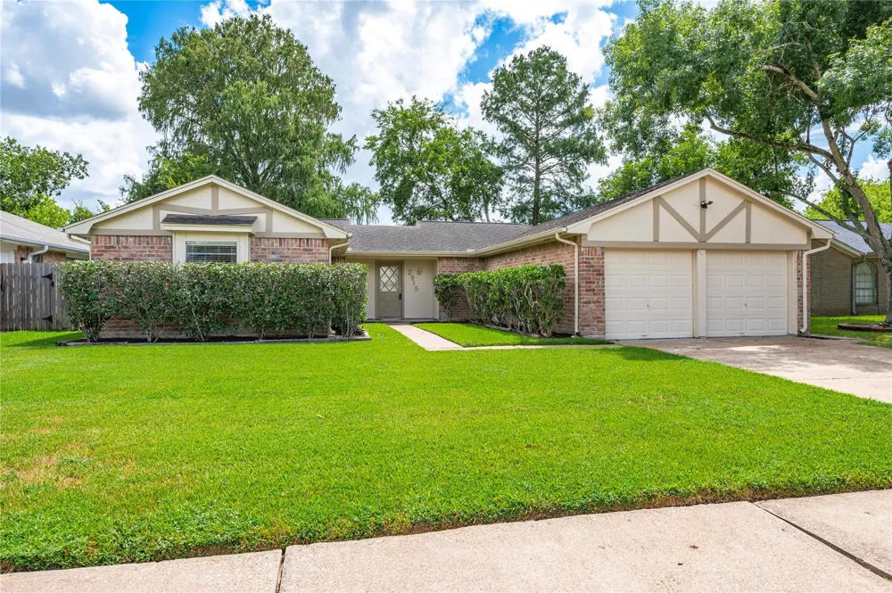 2915 Early Turn Drive Webster, TX 77598