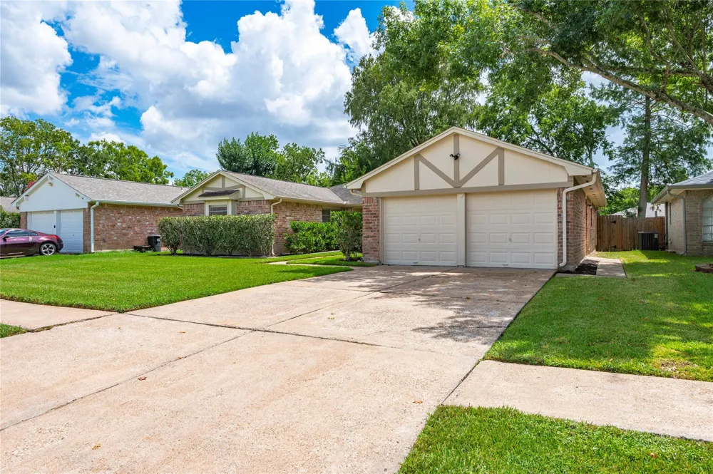 2915 Early Turn Drive Webster, TX 77598