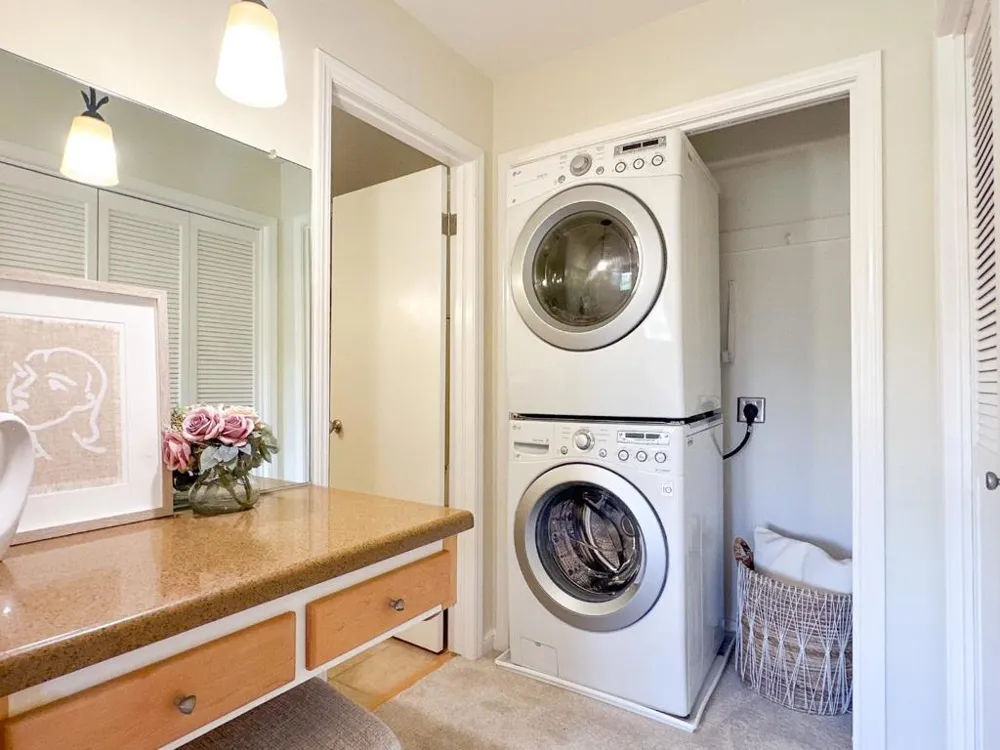 461 Burgess Drive #9 Menlo Park, CA 94025