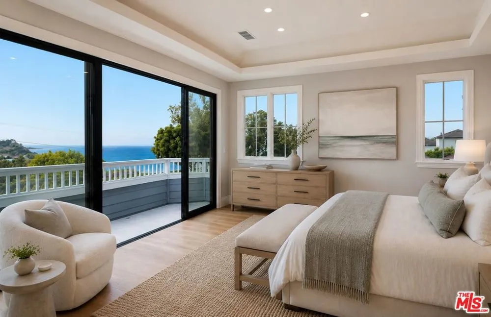 327 Grenola Street Pacific Palisades, CA 90272