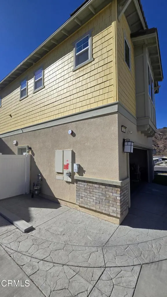 242 Hydrangea Street Fillmore, CA 93015