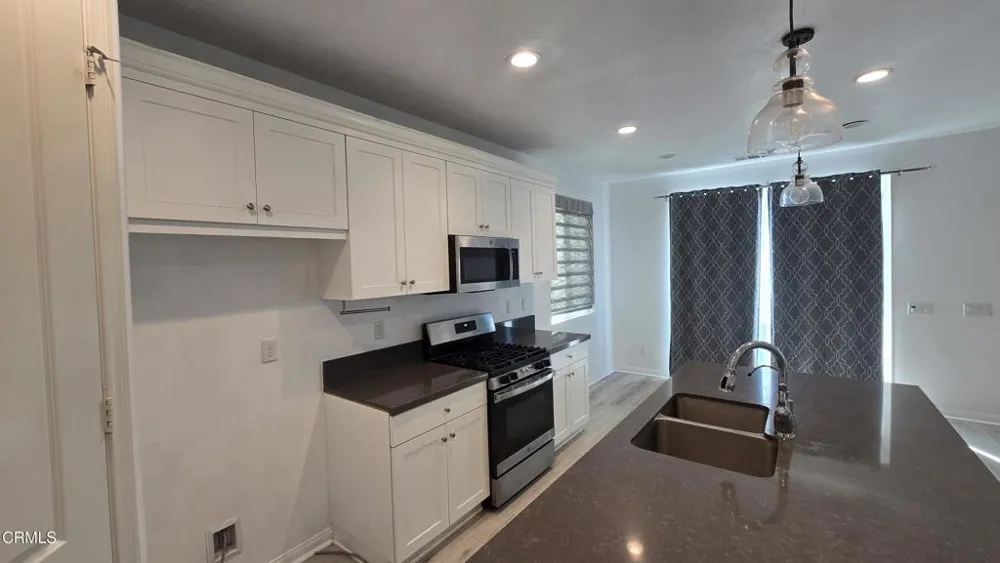 242 Hydrangea Street Fillmore, CA 93015
