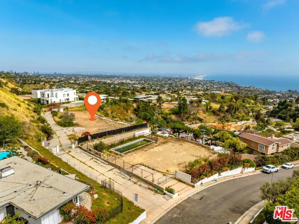 1026 Enchanted Way Pacific Palisades, CA 90272