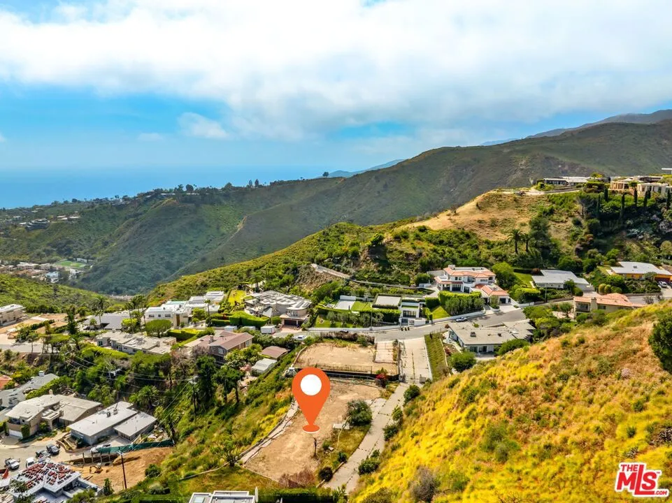 1026 Enchanted Way Pacific Palisades, CA 90272