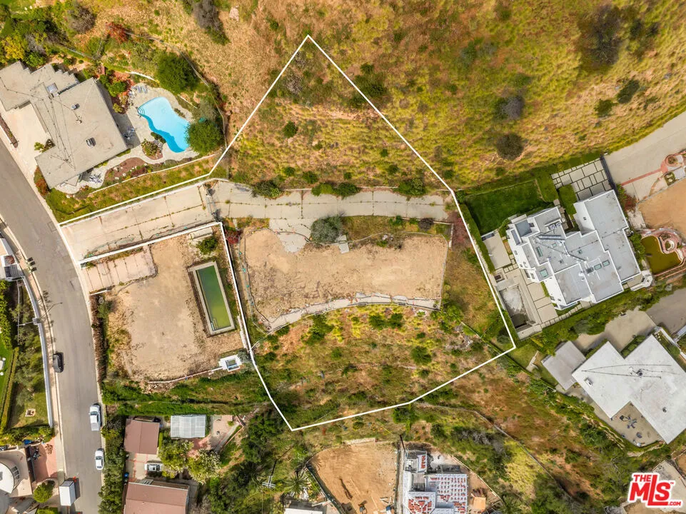 1026 Enchanted Way Pacific Palisades, CA 90272
