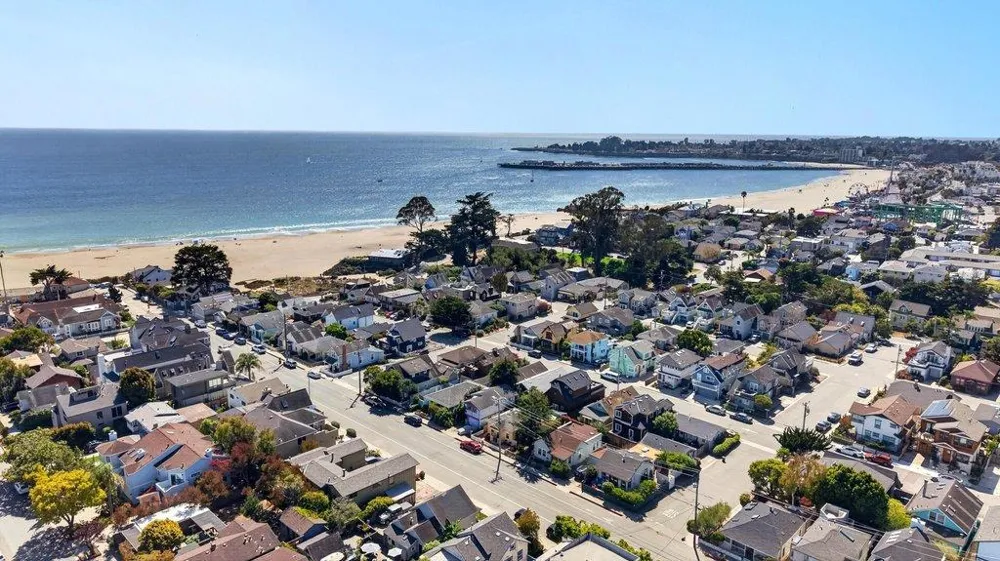 319 Seabright Avenue Santa Cruz, CA 95062