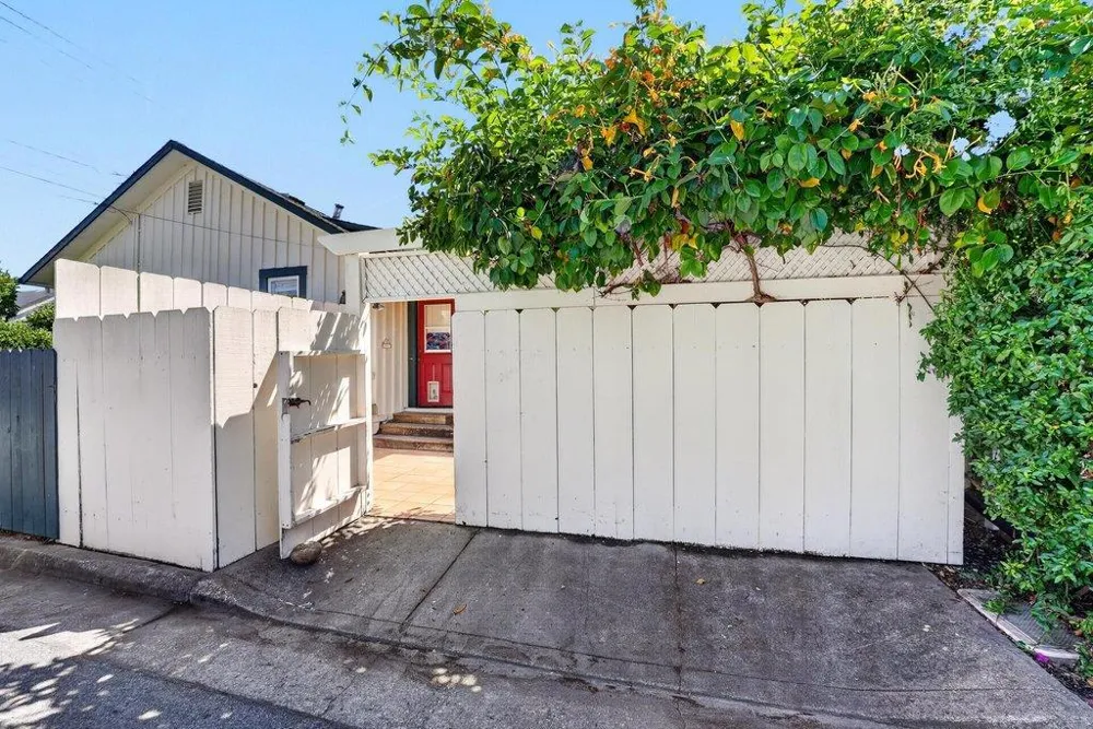 319 Seabright Avenue Santa Cruz, CA 95062