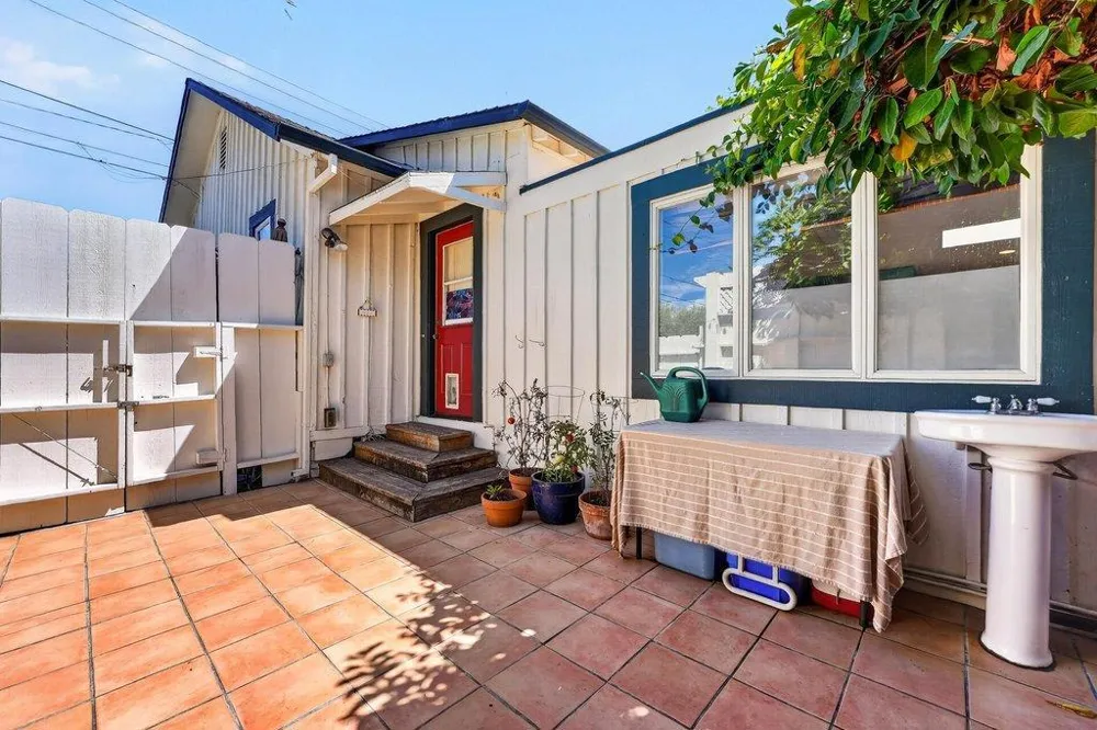 319 Seabright Avenue Santa Cruz, CA 95062